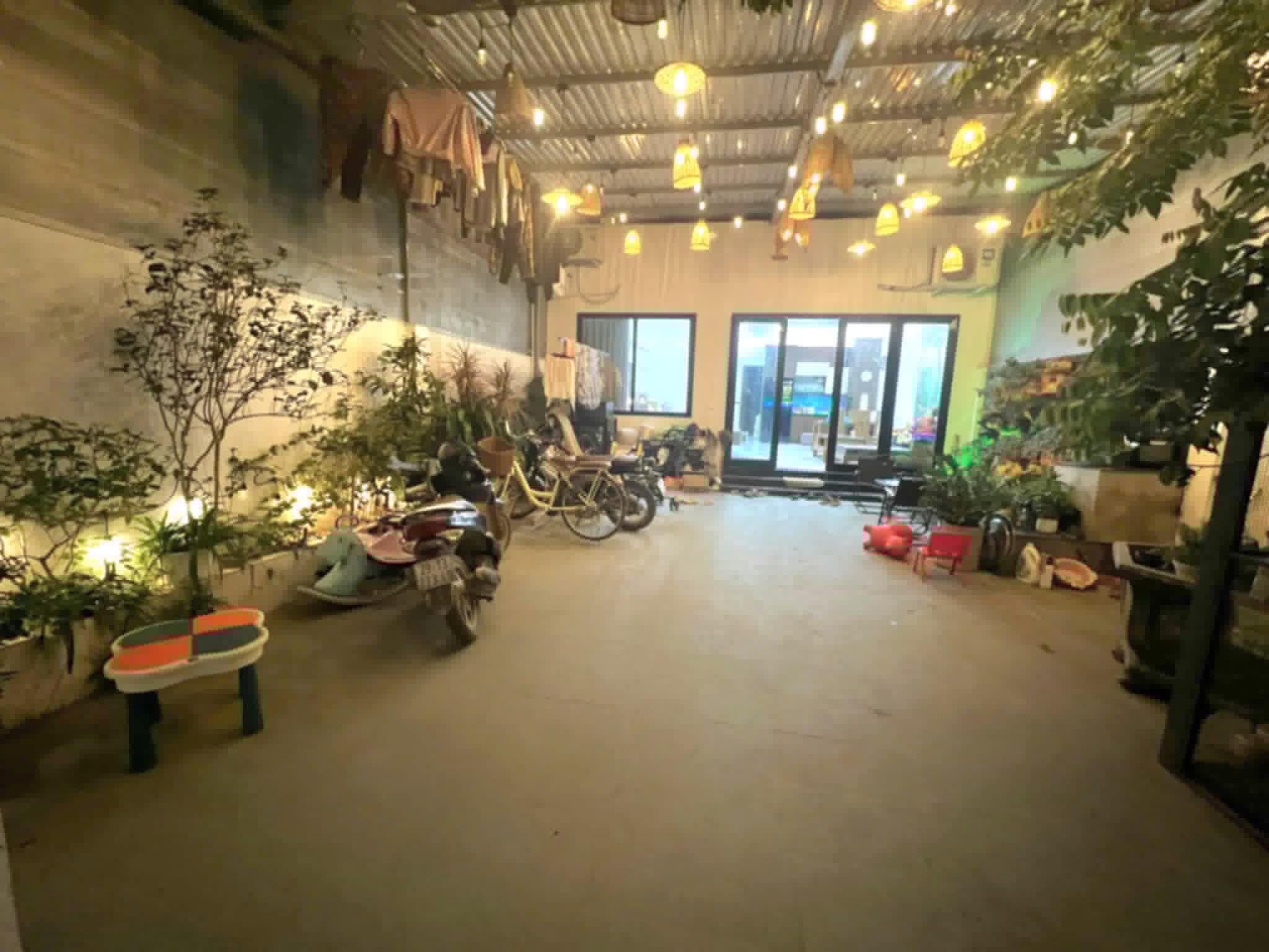 CHÍNH CHỦ CẦN BÁN GẤP NHÀ  ĐẸP SÂN VƯỜN, BỂ CÁ ÂU CƠ TT TÂY HỒ KD GARA Ô TÔ FULL NỘI THẤT HỊN 154M MT 5M 10,5 TỶ